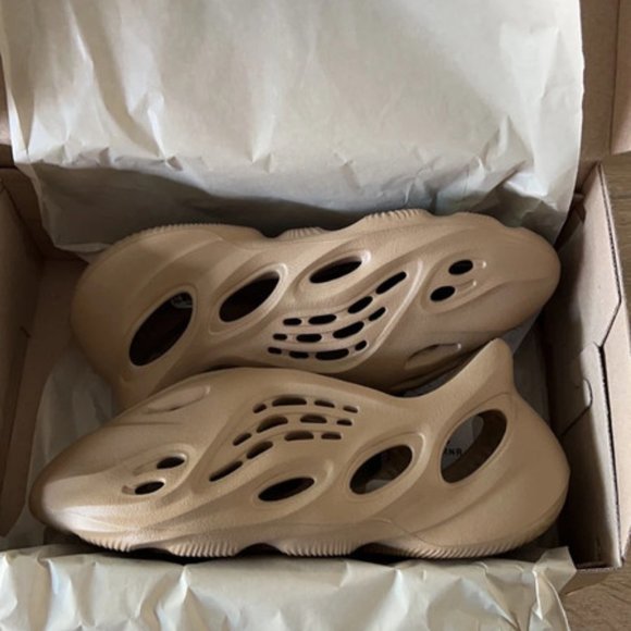 Yeezy foam beige